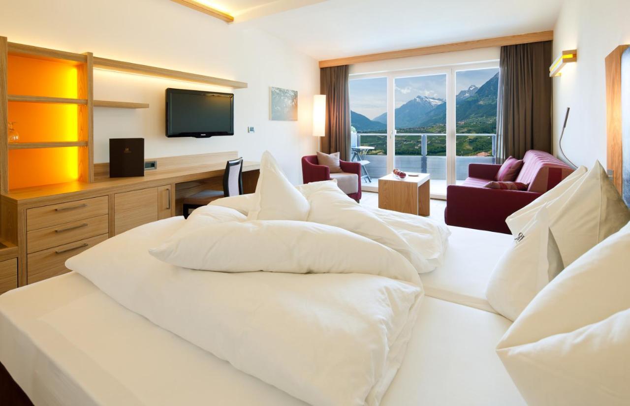 Hotel Resmairhof Schenna Exteriör bild